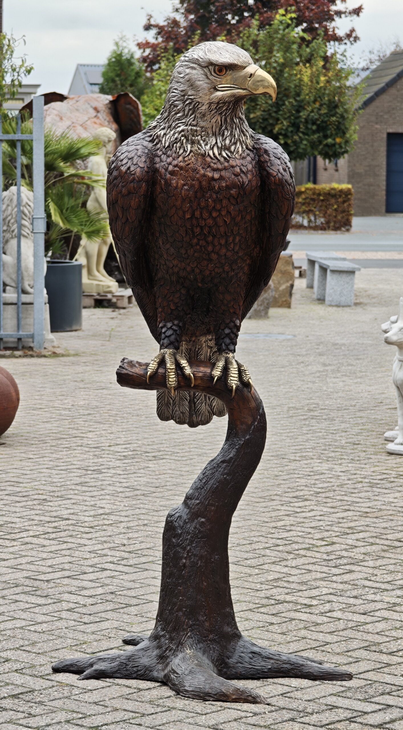 Bronzestatue großer Adler Adler auf Baumstumpf 180cm eliassen.co.uk 7