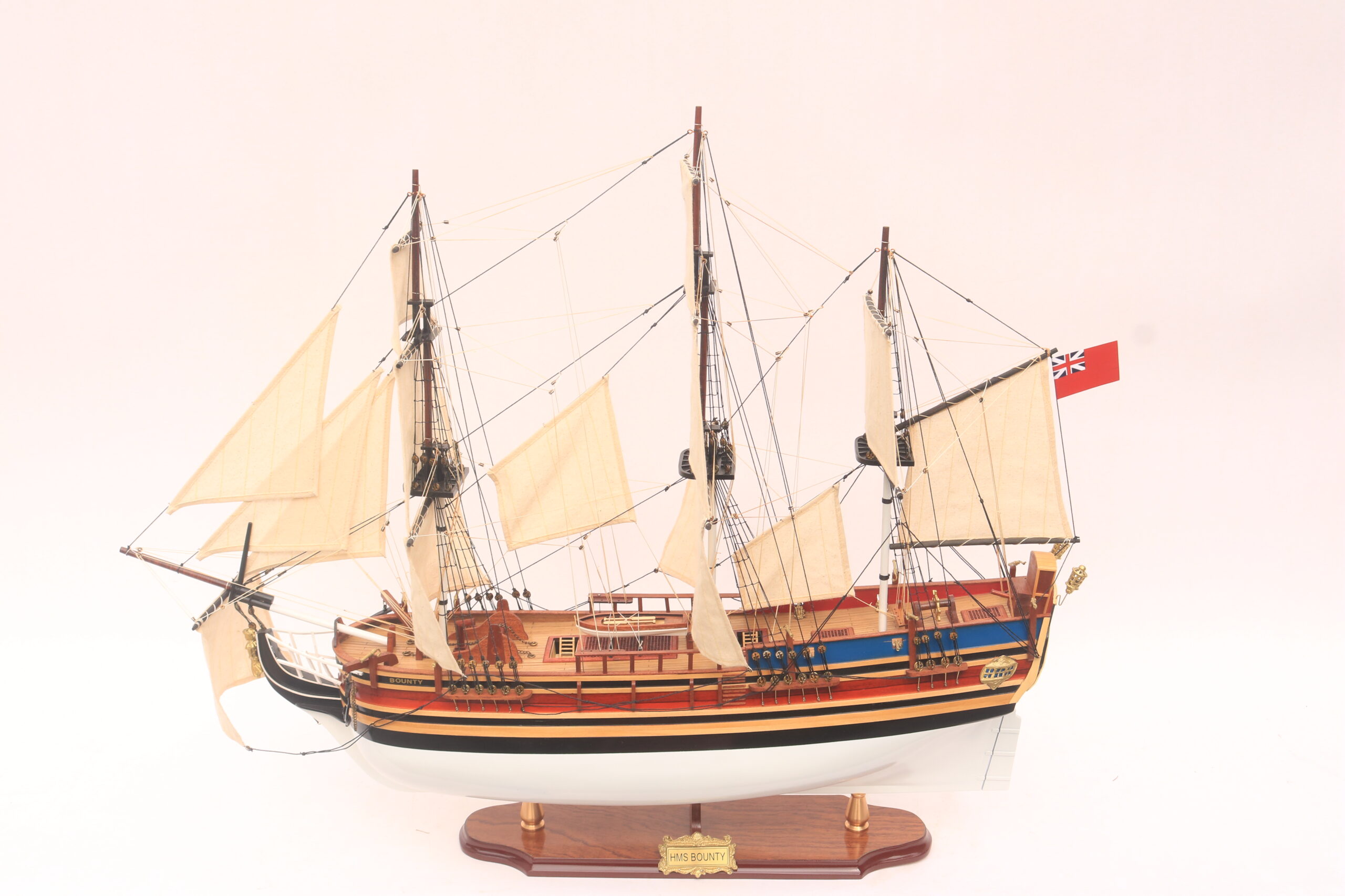 Modelboot Bounty hout 80cm