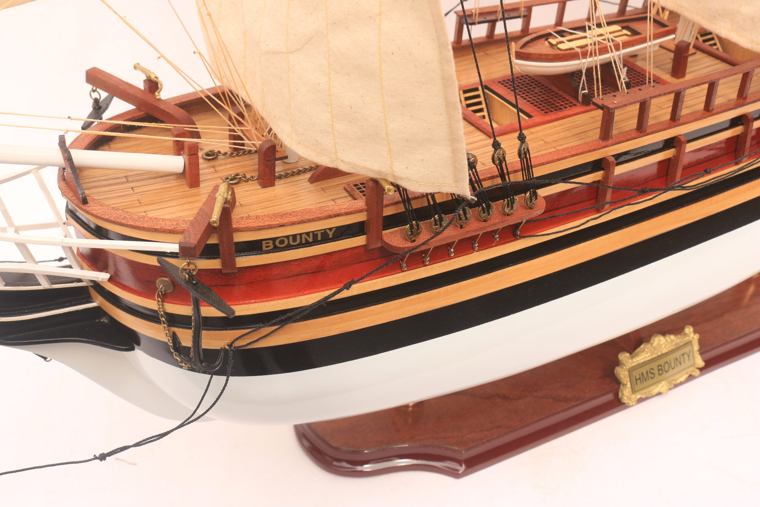 Modelboot Bounty hout 80cm