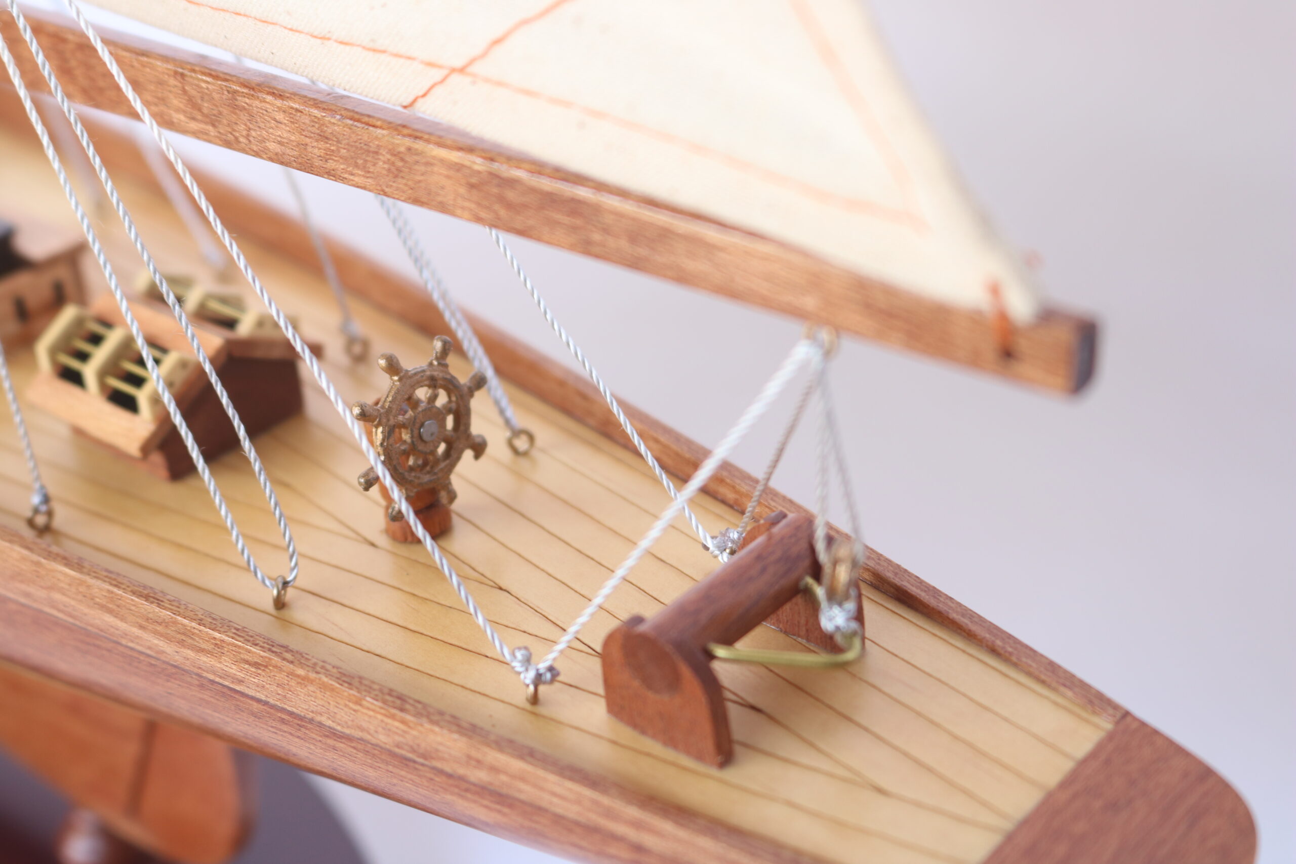 Model boat Shamrock wood 76cm