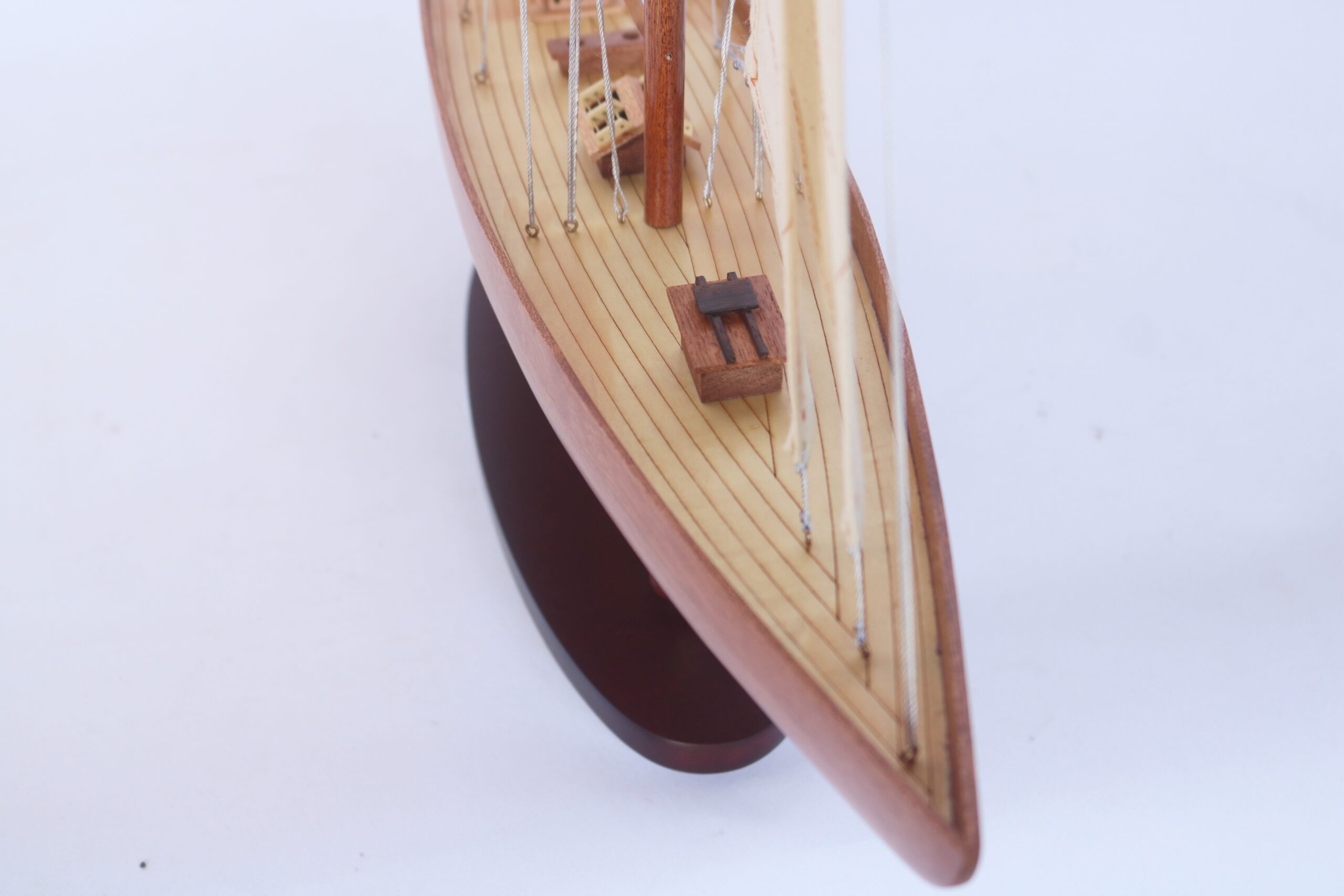 Model boat Shamrock wood 76cm