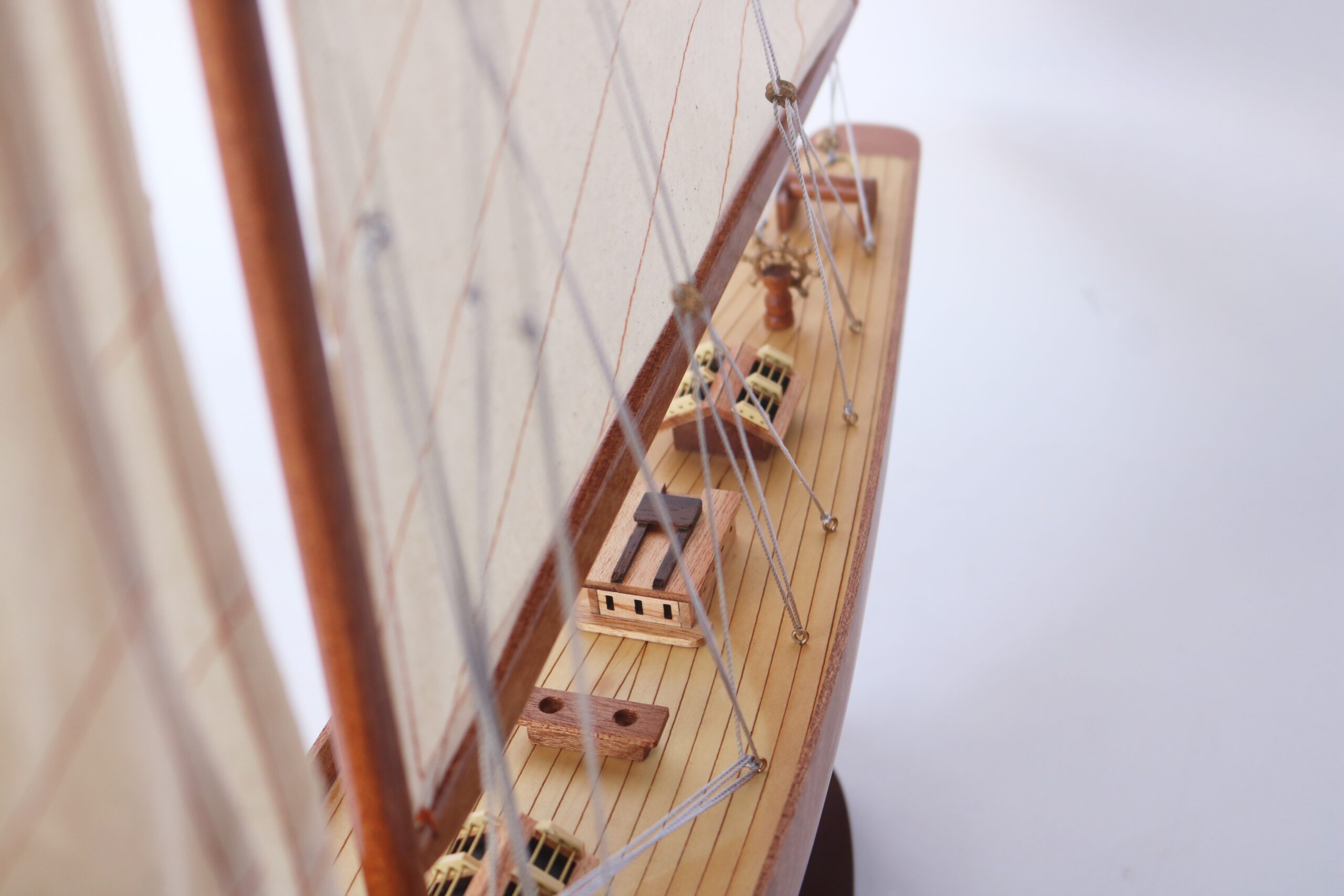 Model boat Shamrock wood 76cm