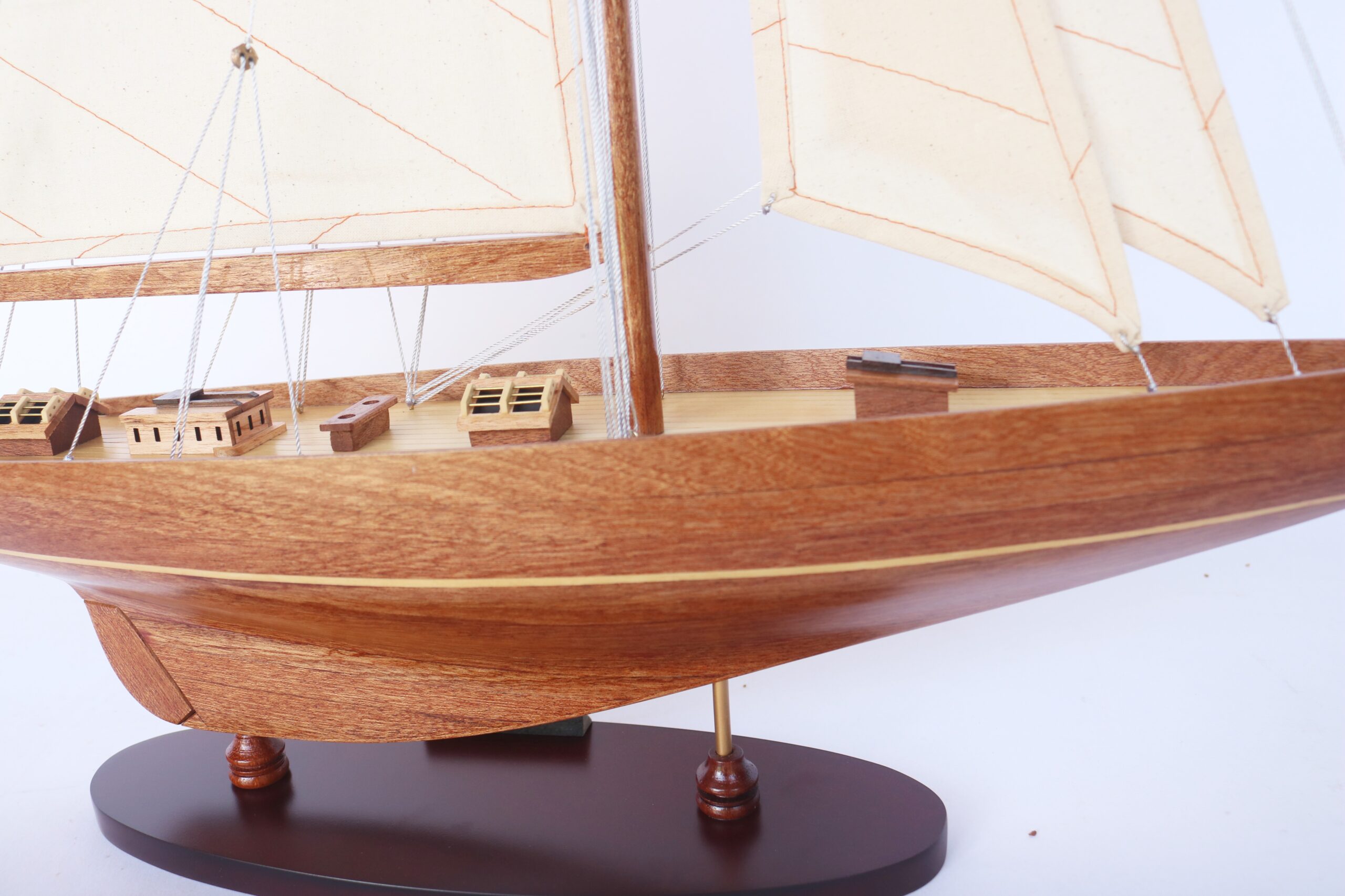 Model boat Shamrock wood 76cm