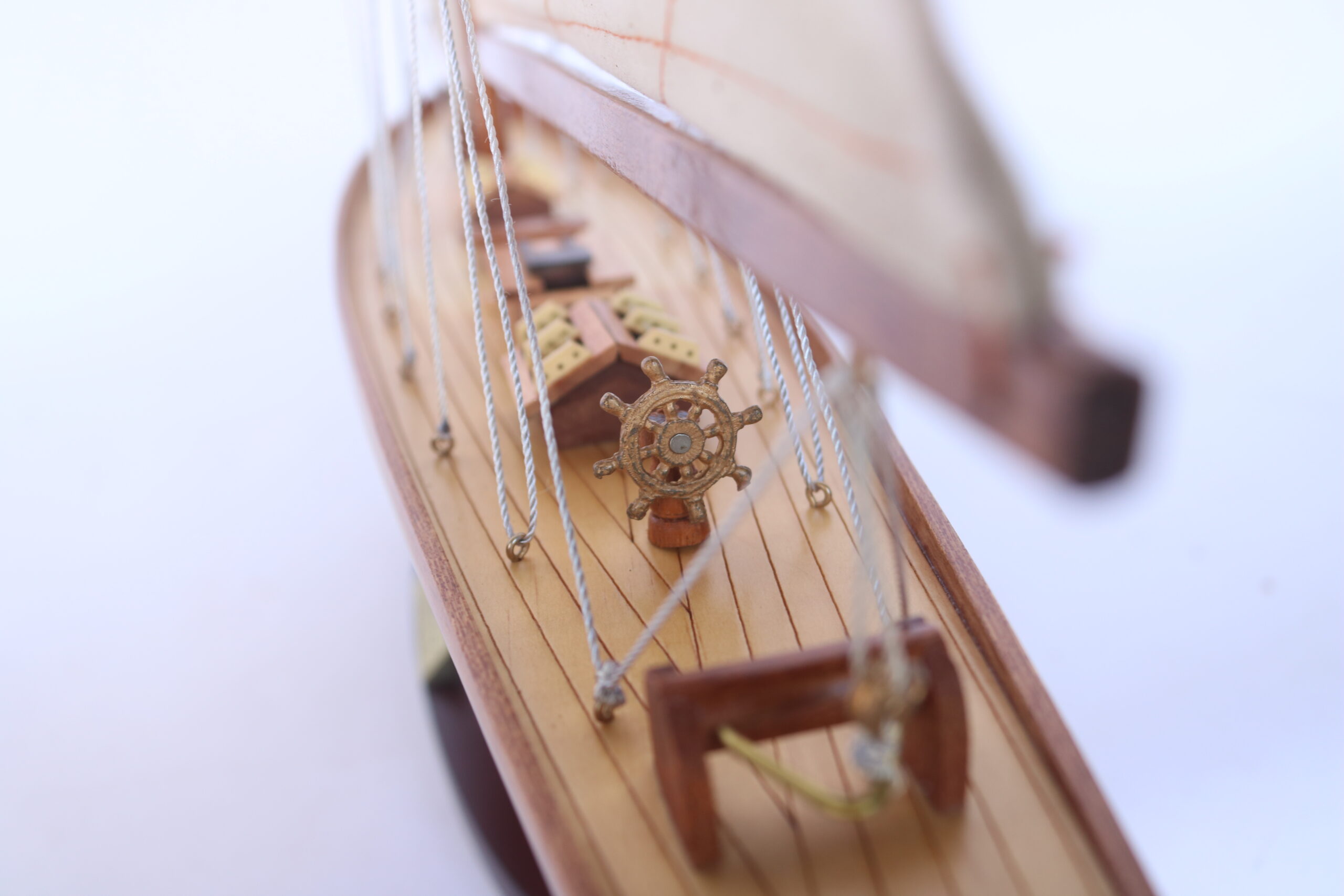 Model boat Shamrock wood 76cm