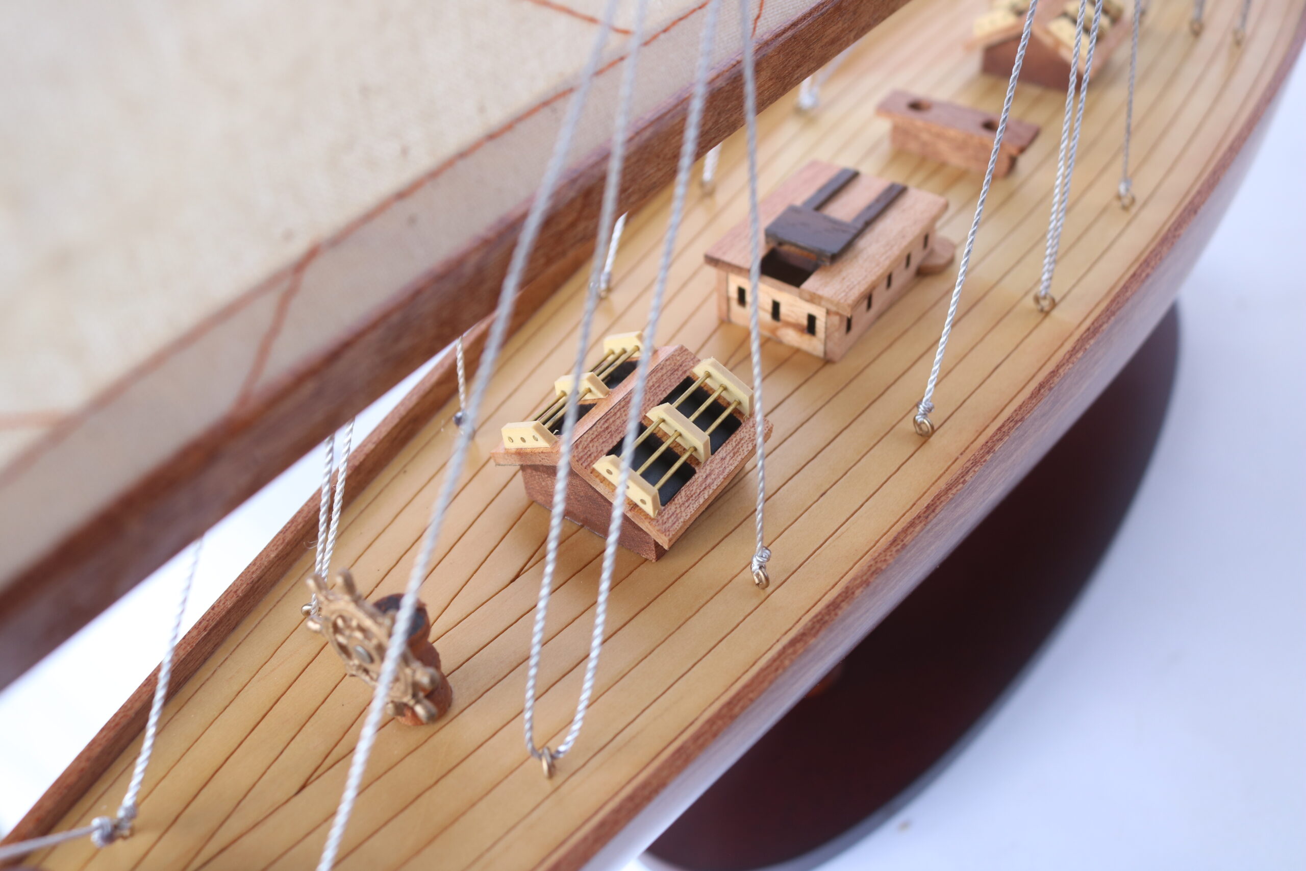 Model boat Shamrock wood 76cm