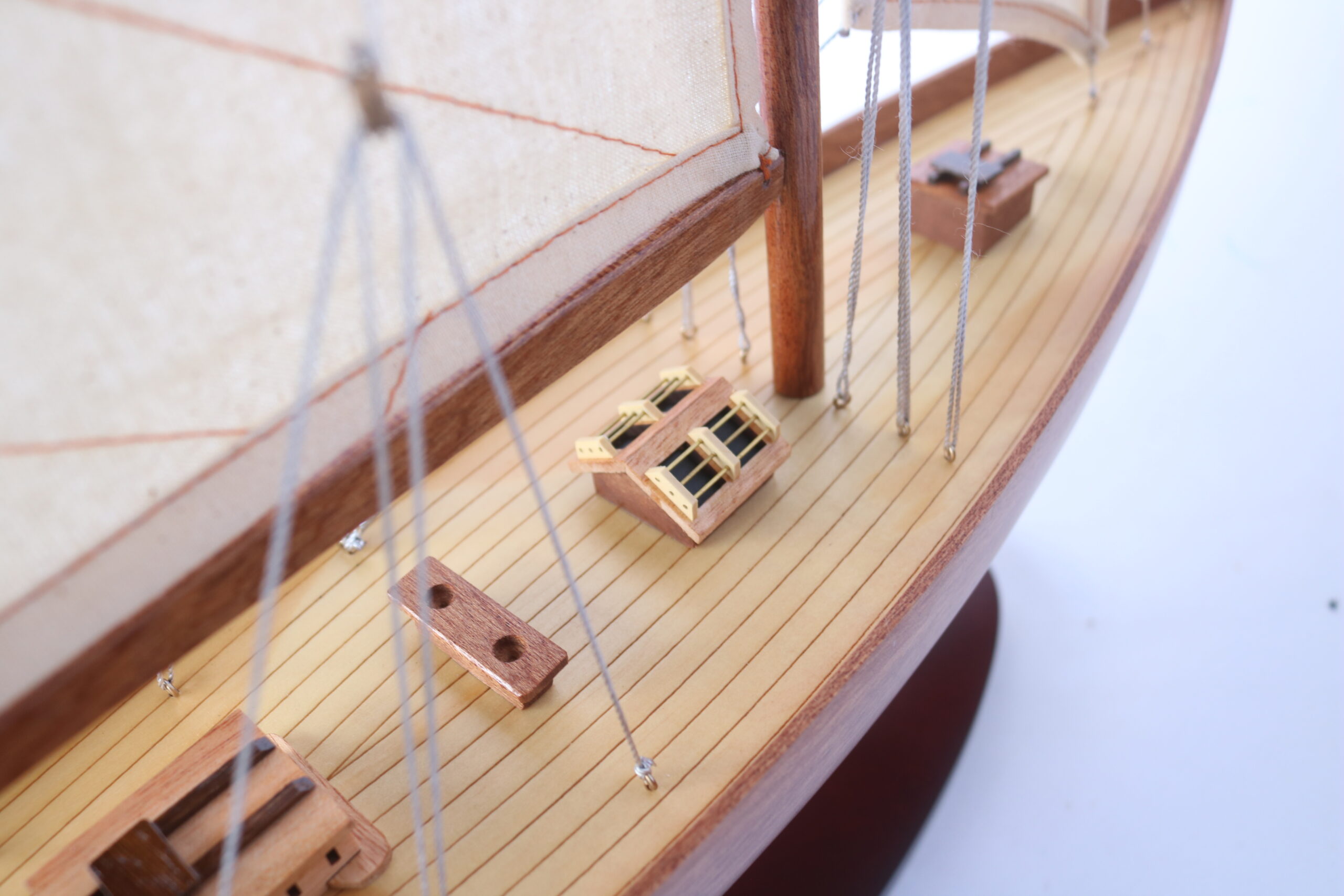 Model boat Shamrock wood 76cm