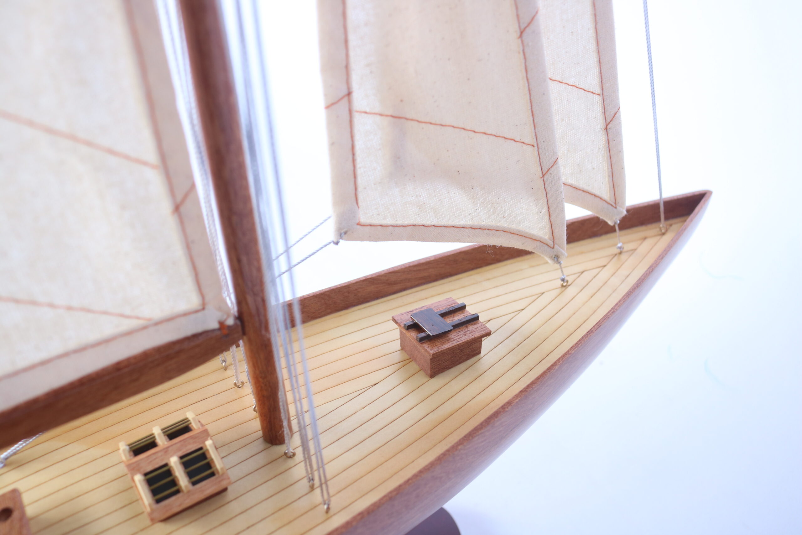 Model boat Shamrock wood 76cm