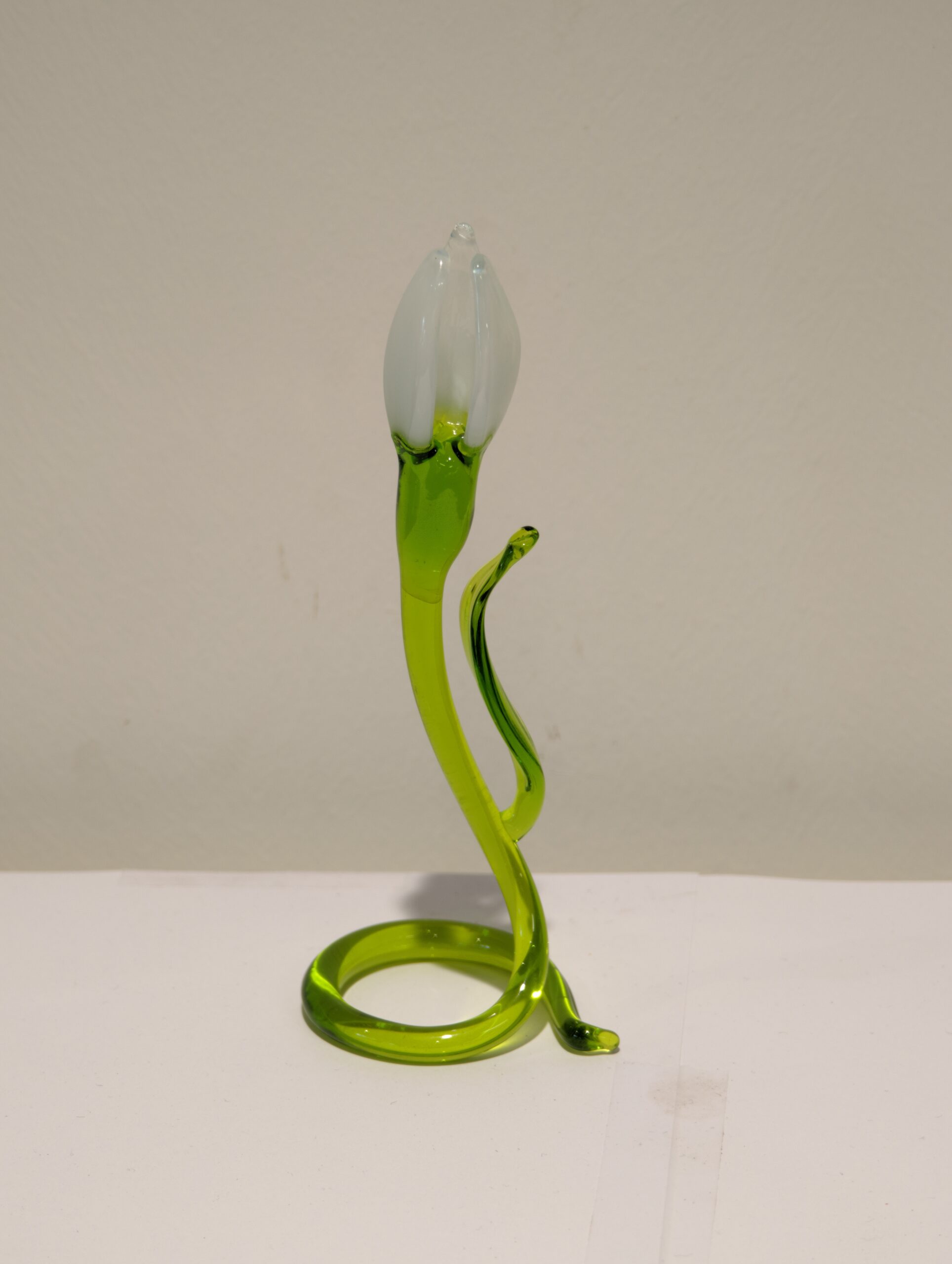 Sneeuwklokje staand mini van glas wit 13cm eliassen.nl