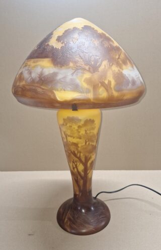 Cameo glaslamp van Emile Gallé Landschap 59cm