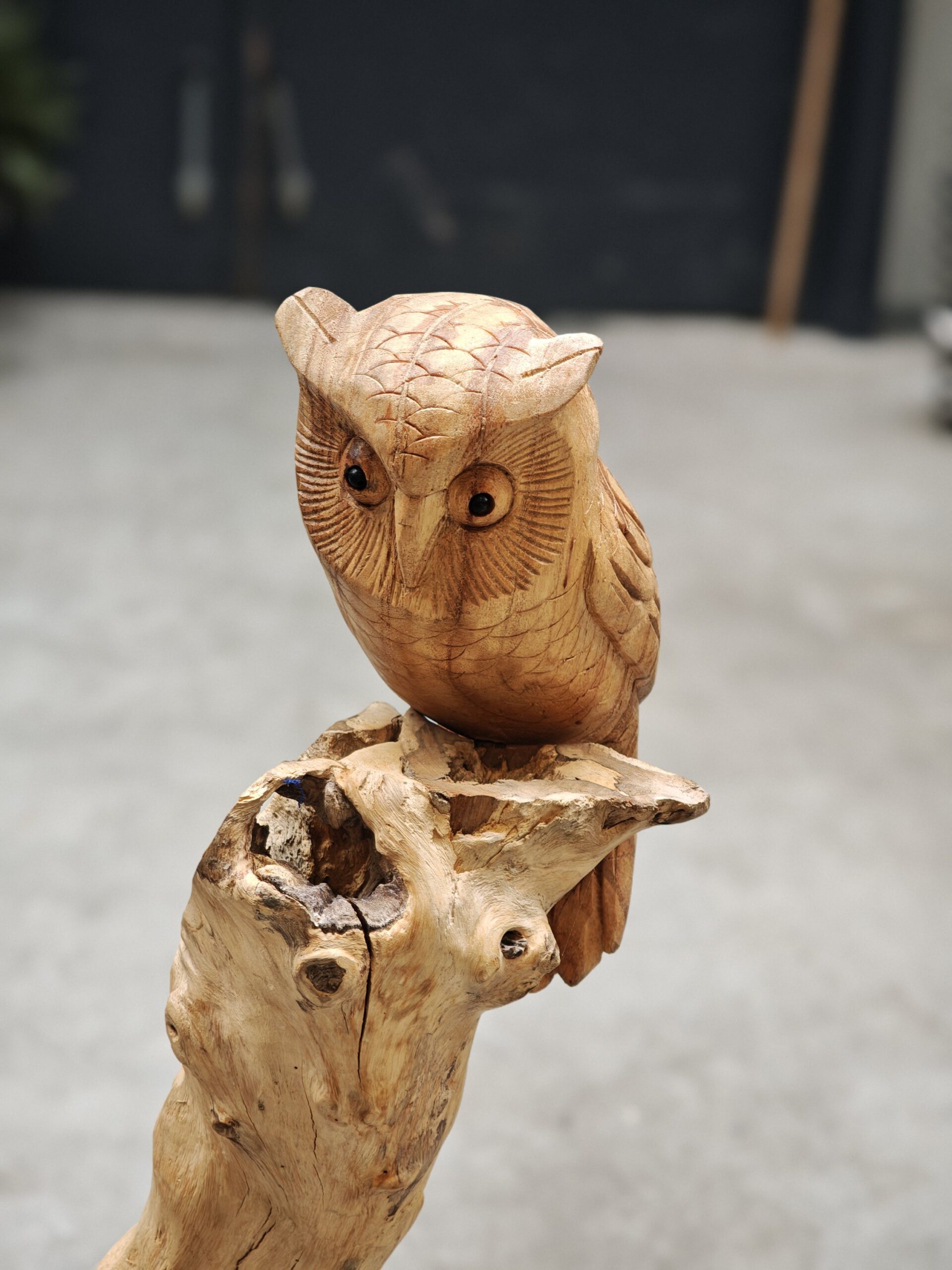 Beeld hout uilenfamilie 3 uilen op stam 82cm