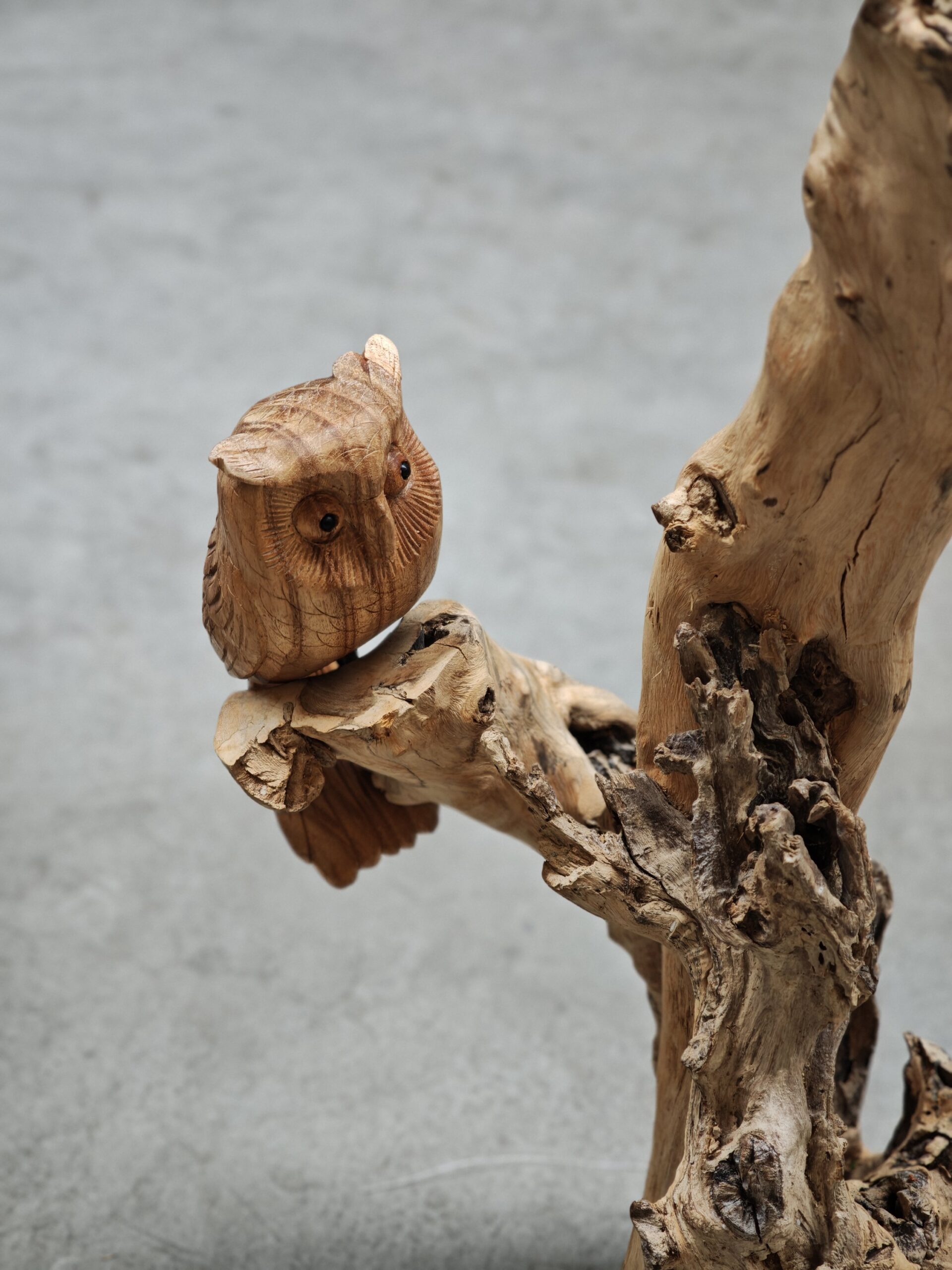 Beeld hout uilenfamilie 3 uilen op stam 82cm