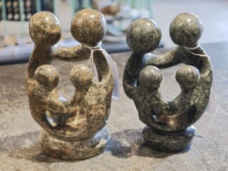 Speckstein-Skulptur Familie 4 Personen 11cm