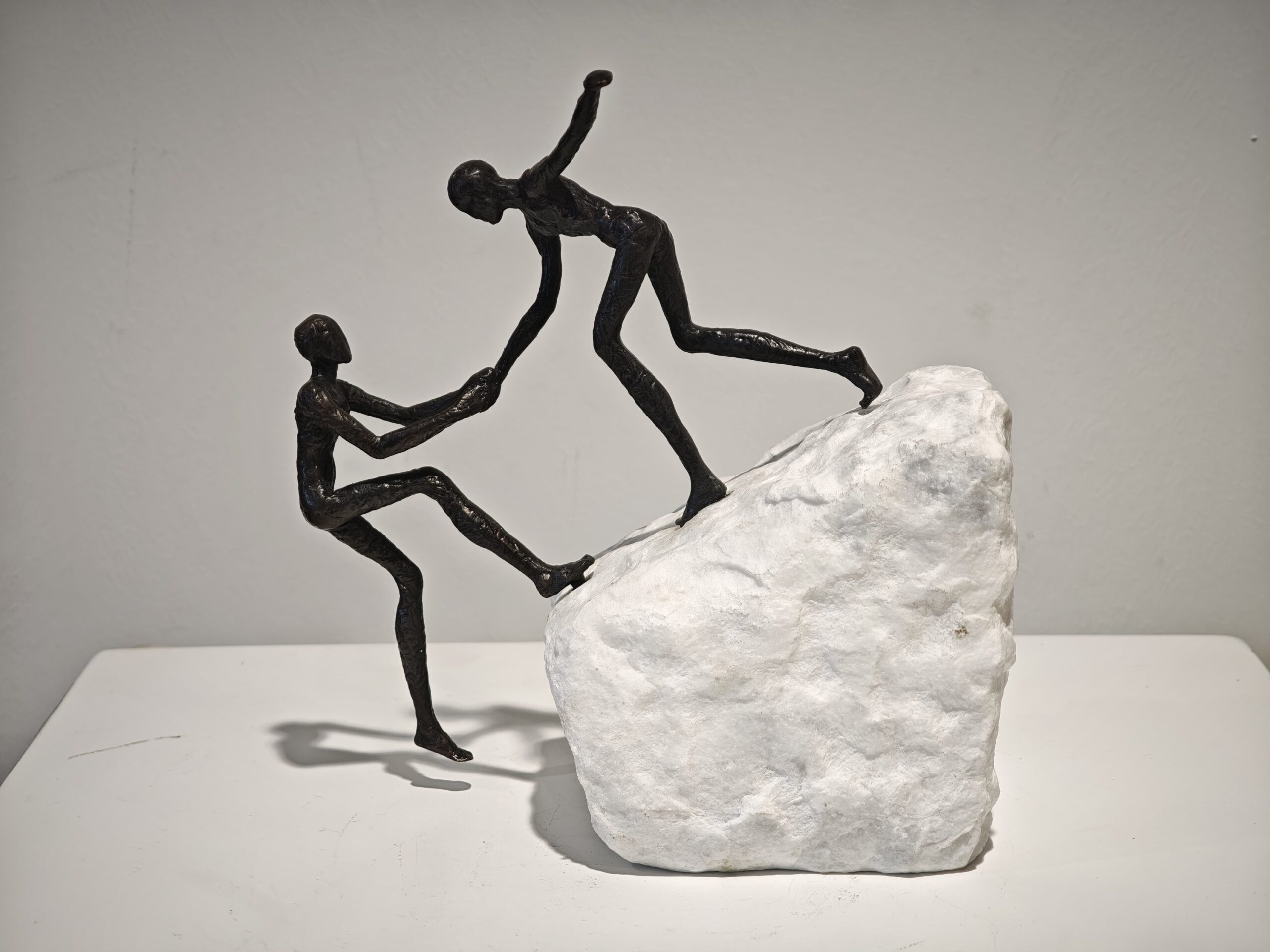 Statue bronze on stone Helping hand 20cm