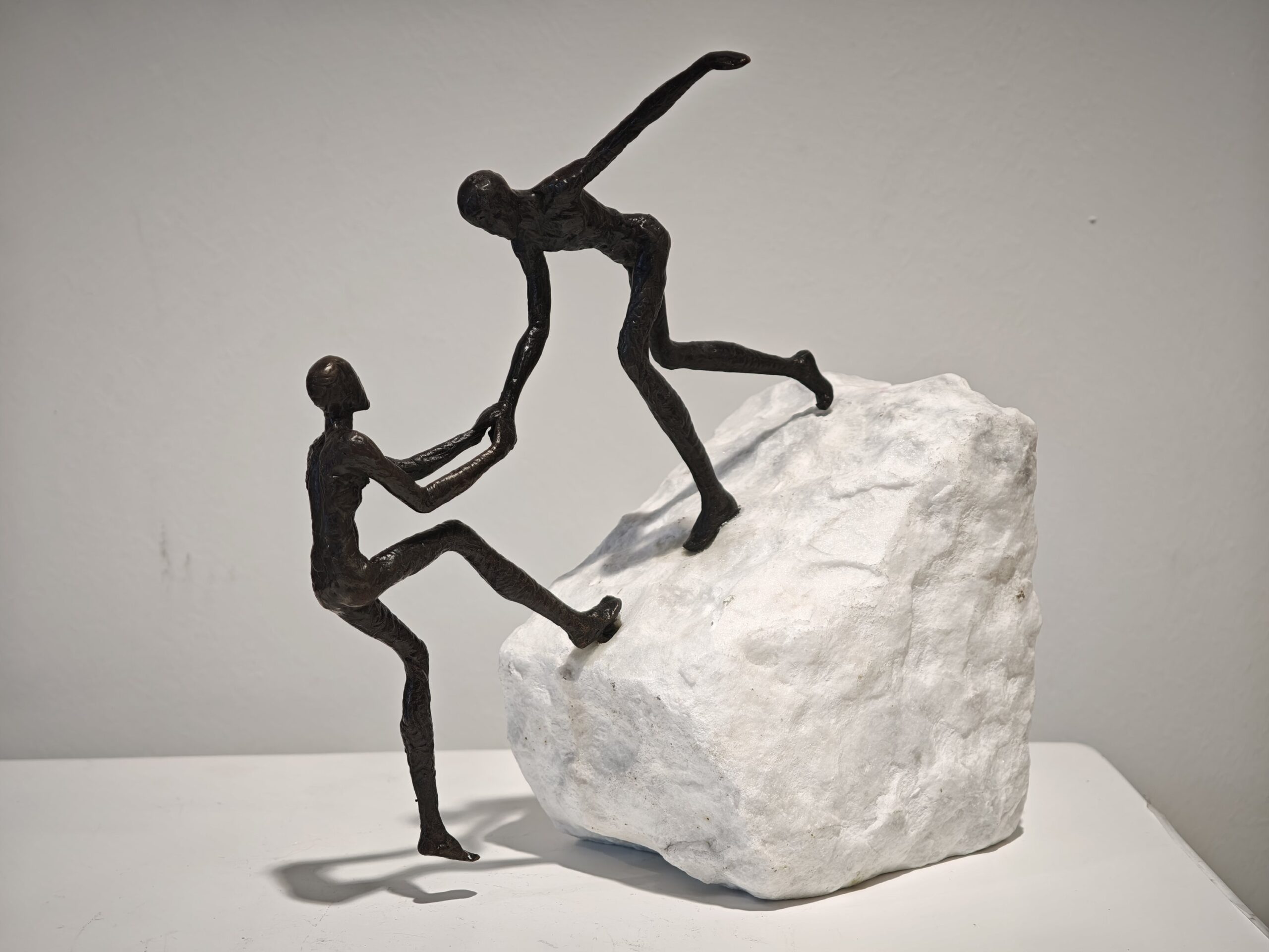 Statue bronze on stone Helping hand 20cm