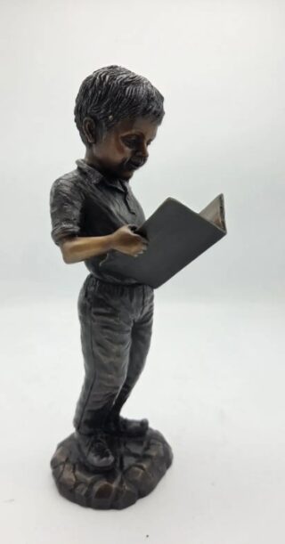 Bronzen beeld Lezende jongen Eliassen.nl bs1553