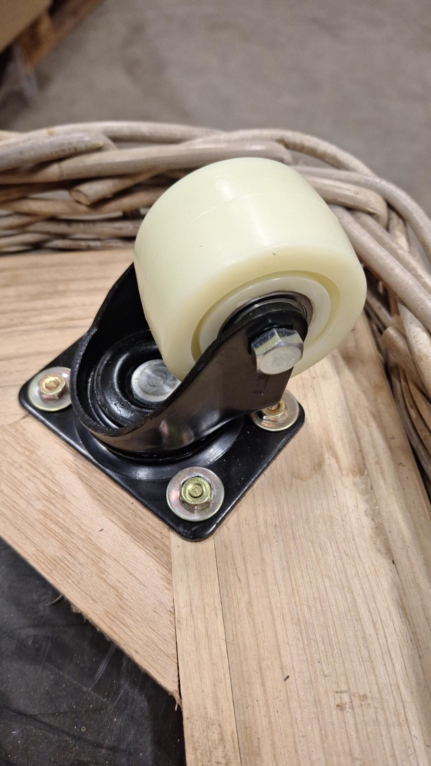 Drypot Daniela quadratischer Korb Rattan 85cm mit Rädern