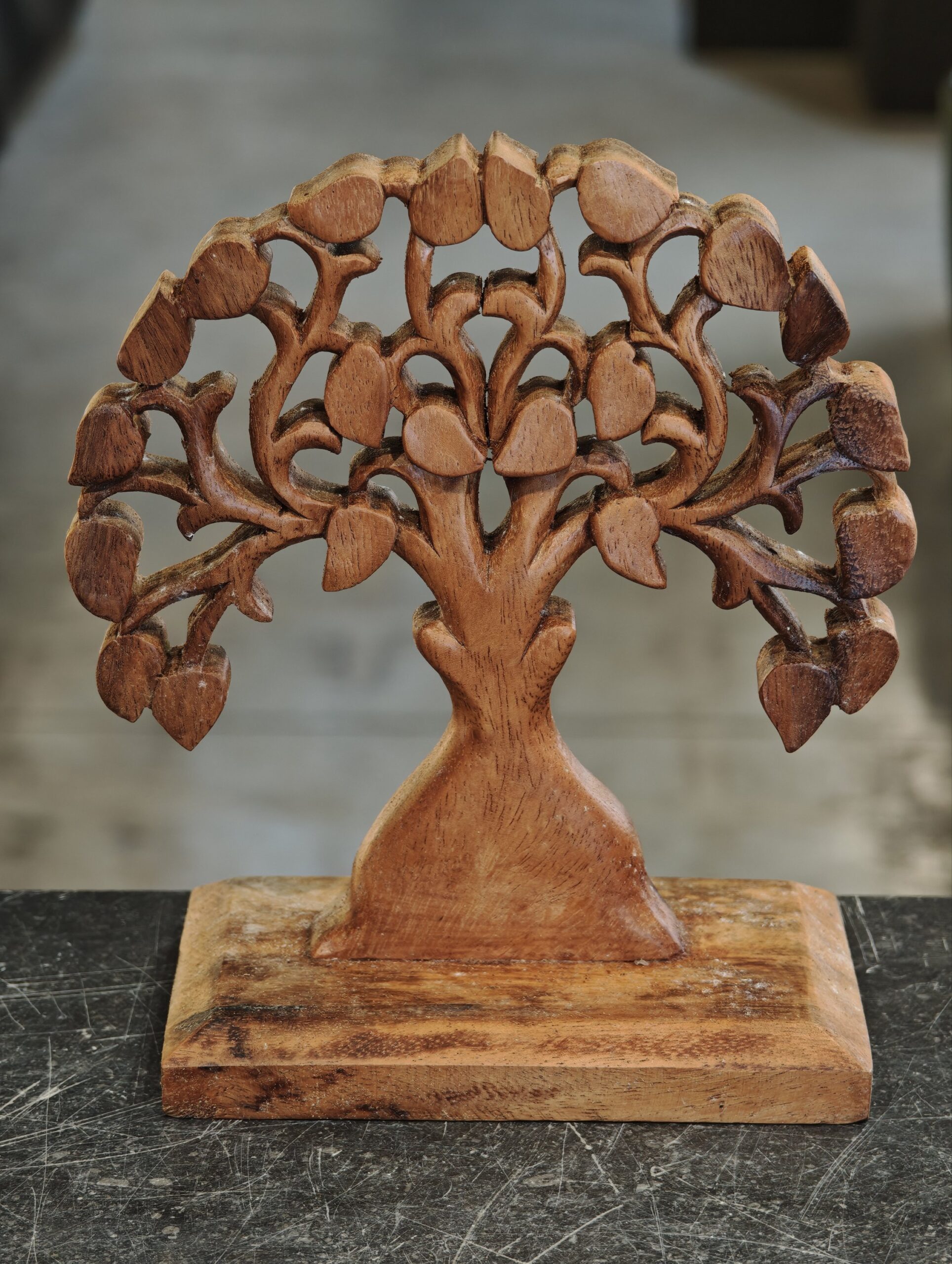 Beeld Levensboom hout staand 20cm