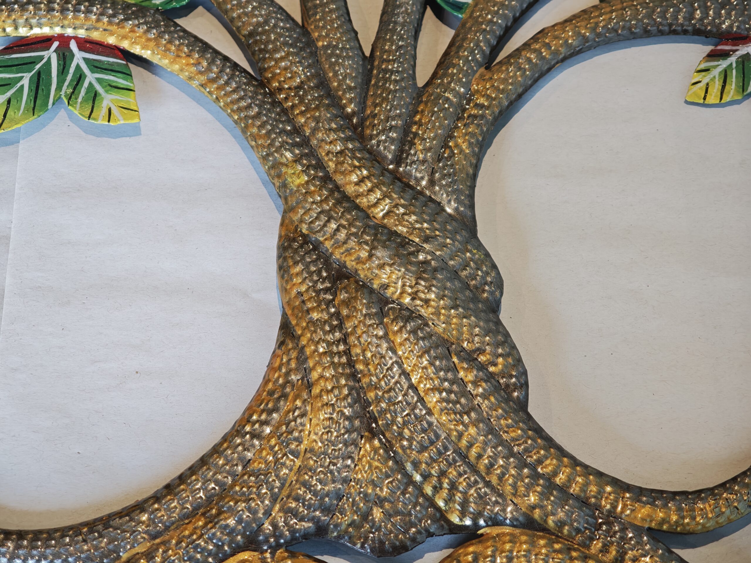 Ölfass Wanddekoration Lebensbaum grün mit geflochtenem Stamm und Herz 58cm eliassen.co.uk 6