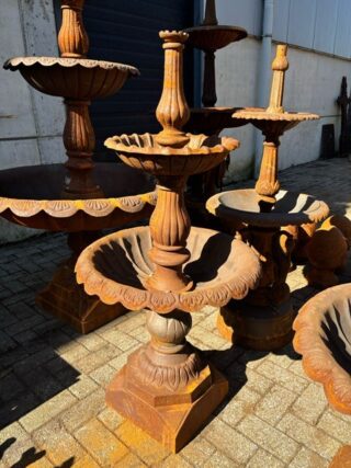 Fontein gietijzer 2 schalen 135cm hoog - Eliassen.nl