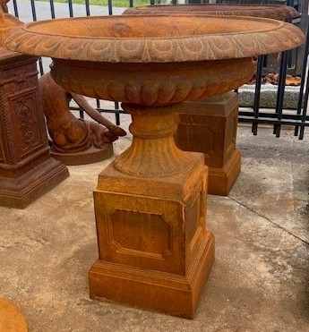 Schaal op sokkel gietijzer Eliassen.nl