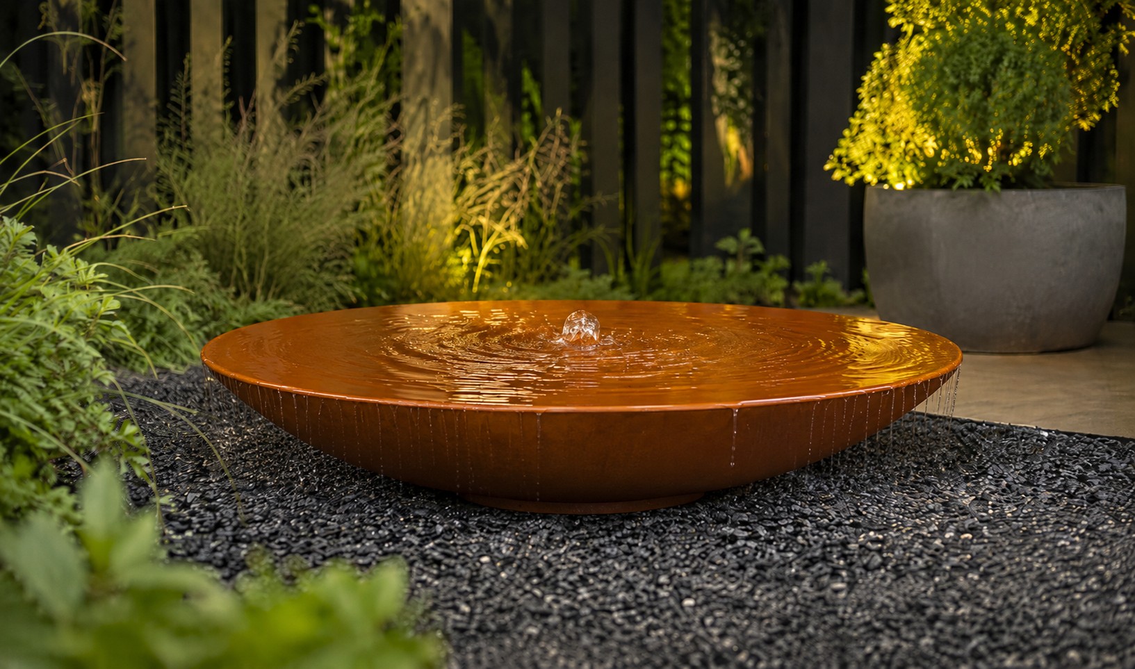 Waterschaal Cortenstaal met waterafloop rondom 80cm