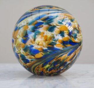 decoratieve glasbol blauw 18cm - Eliassen.nl
