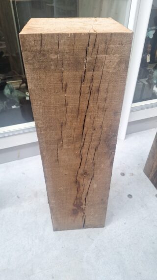 pedestal rough sawn 30x30x100cm - Eliassen.nl