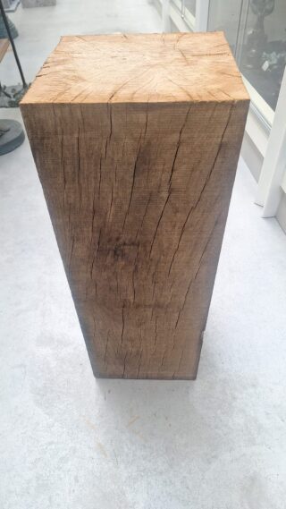 pedestal rough sawn 30x30x80cm high - Eliassen.nl