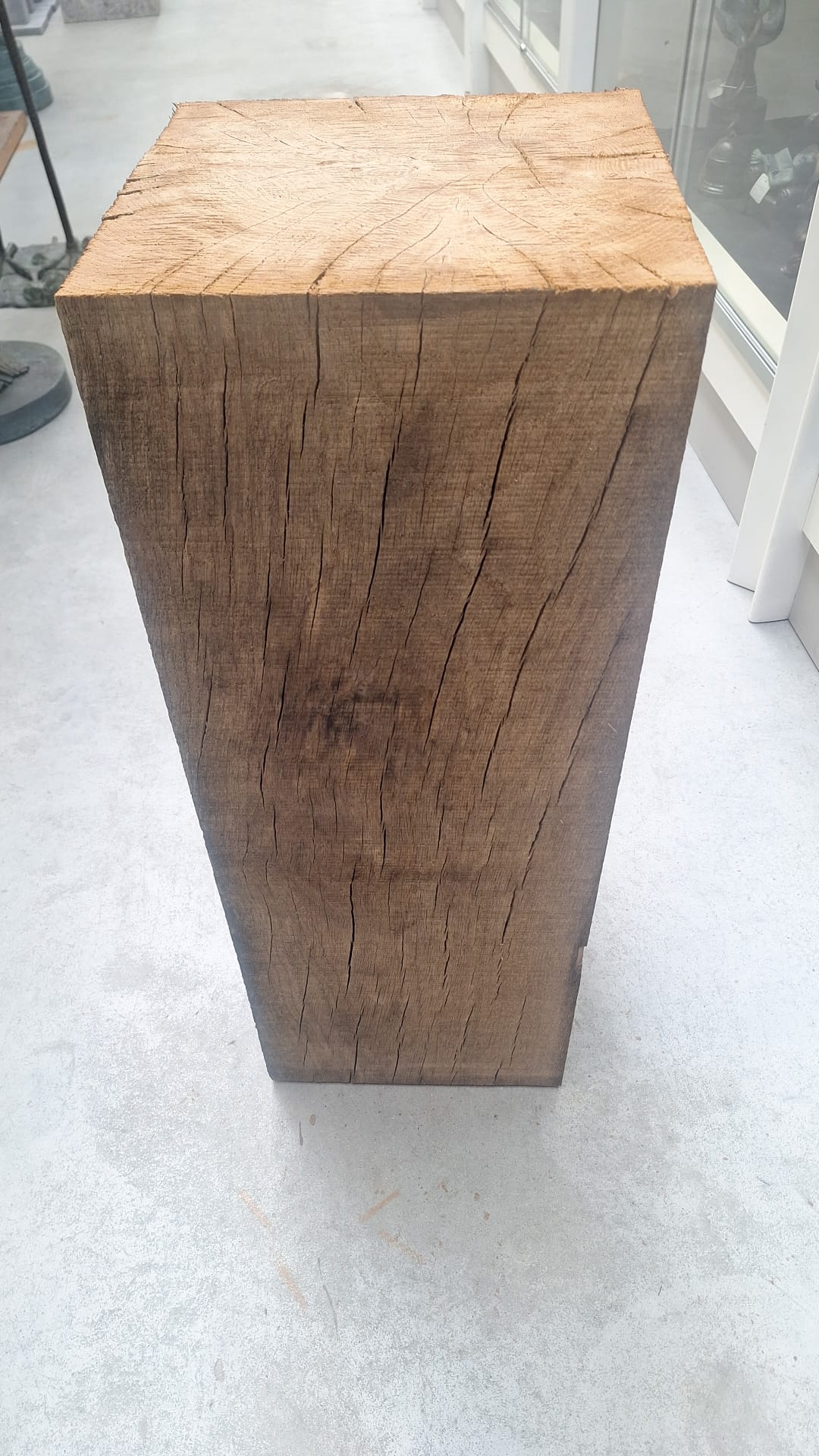 pedestal rough sawn 30x30x80cm high - Eliassen.nl