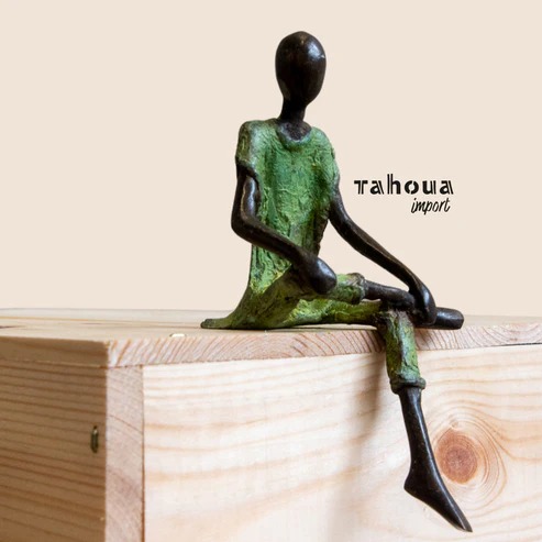 Bronzen beeld Afrikaans Zittende jongen relaxt 15cm