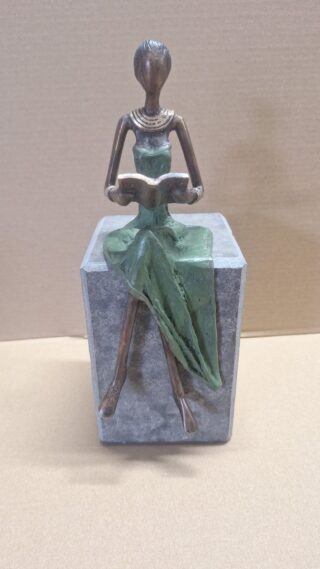 Bronzen beeld lezende vrouw 20cm - Eliassen.nl