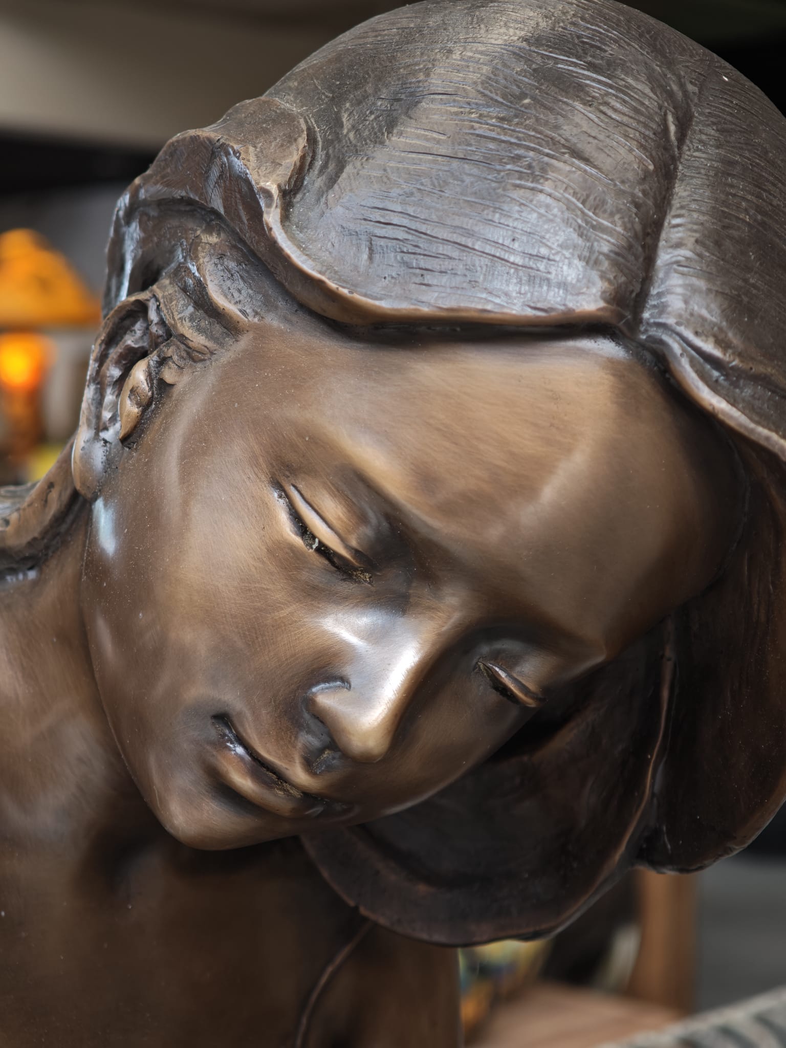 Bronzen beeld jonge vrouw op blad 133cm eliassen.nl 8