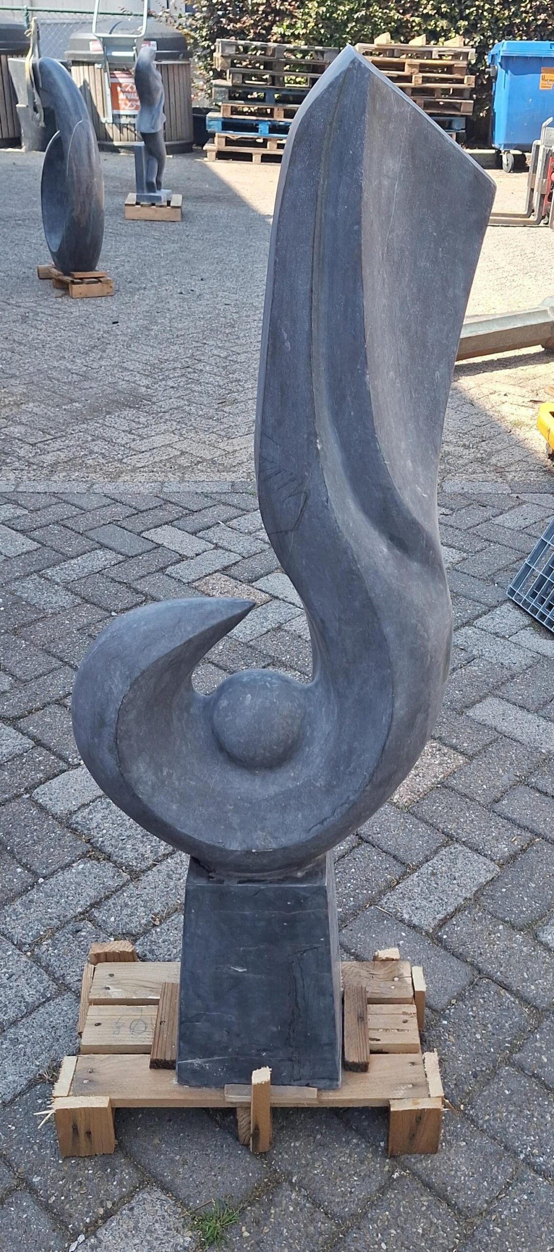 sculptuur beeld marmer 113cm - Eliassen.nl