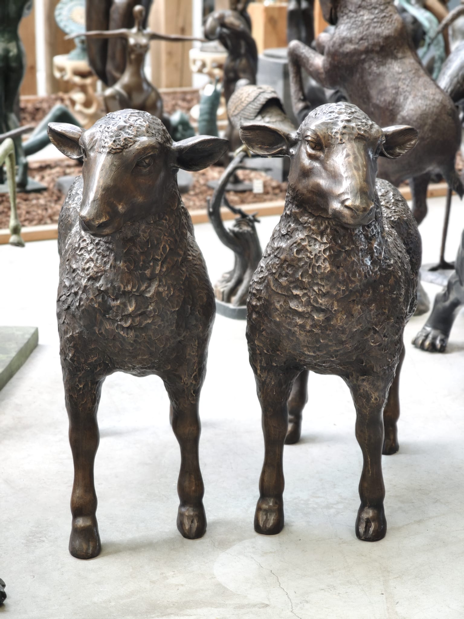 Bronzen beelden 4 alpaca's set of los