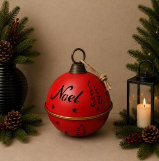 Kerstbal metaal rood 36x44cm hoog - Eliassen.nl